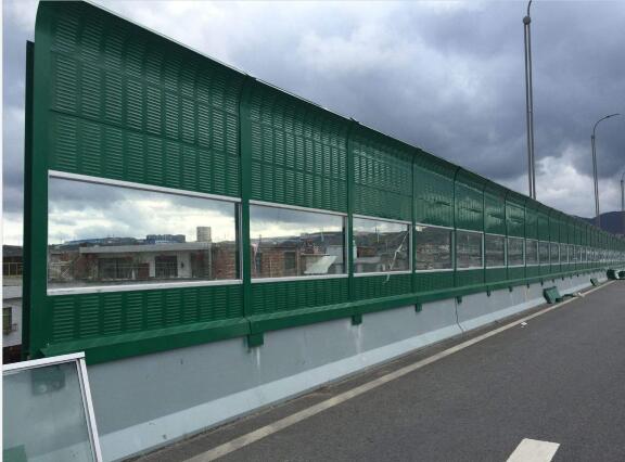 向日葵视频官网耐力板做公路隔音屏障有哪些優勢?