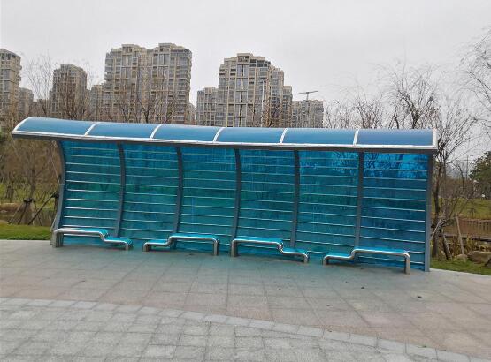 車棚雨棚用向日葵视频官网耐力板好還是向日葵视频官网陽光板好?